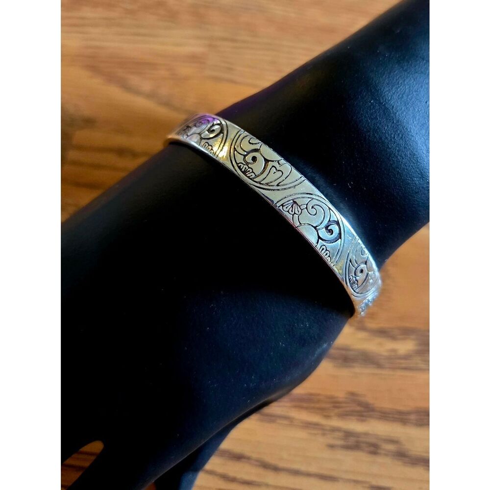 BRIGHTON "Dream Token" Vintage Silver Etched Bangle Bracelet CLASSIC CHIC! - Picture 3 of 8
